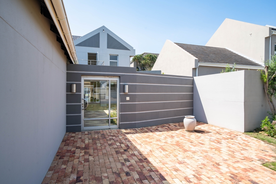 6 Bedroom Property for Sale in Royal Alfred Marina Eastern Cape